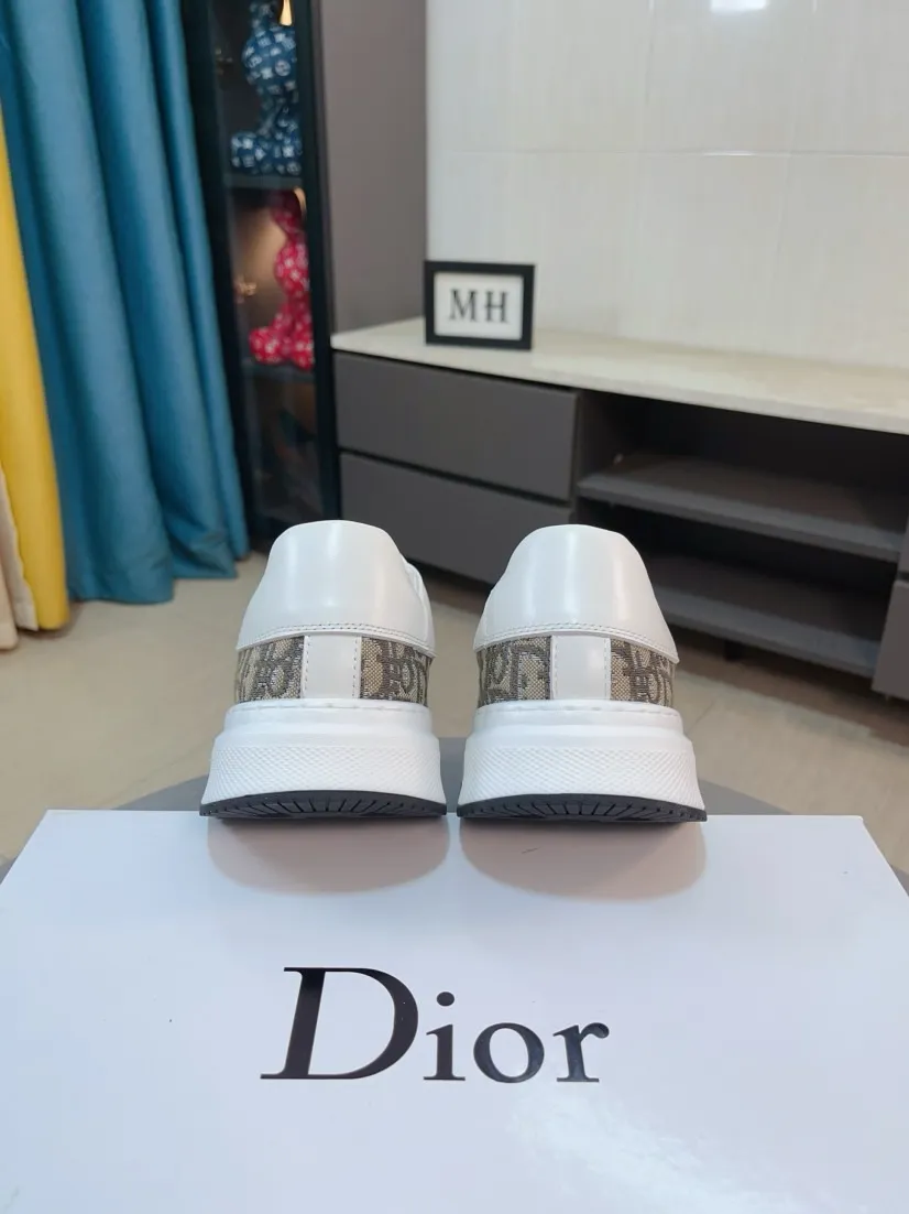 Ex-factory price 400🌹🌹【Dior】Best-selling model, world premiere on official website🔝High-end brand of men's shoes, latest series on official website: The upper is made of imported cowhide with specially designed fabrics➕Mesh breathable lining. Make walking more convenient and comfortable! Compared with the official quality, Midea’s 1:1 replica. Create a fashionable personality to set off your uniqueness! A must-have for trendy men! Classic style. Men's sizes: 38-44.